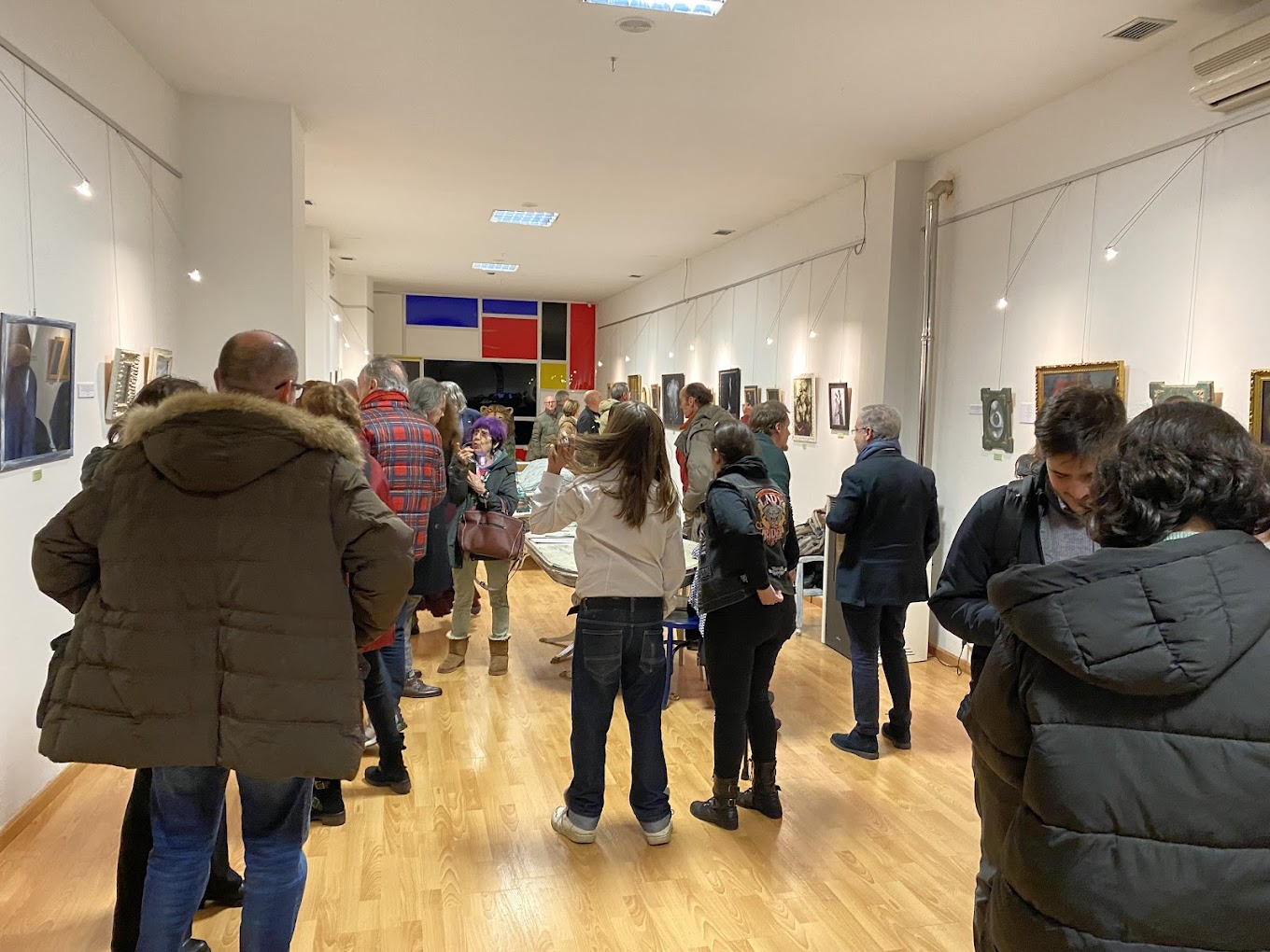 Interior de la Galeria de Arte Cinabrio, en León